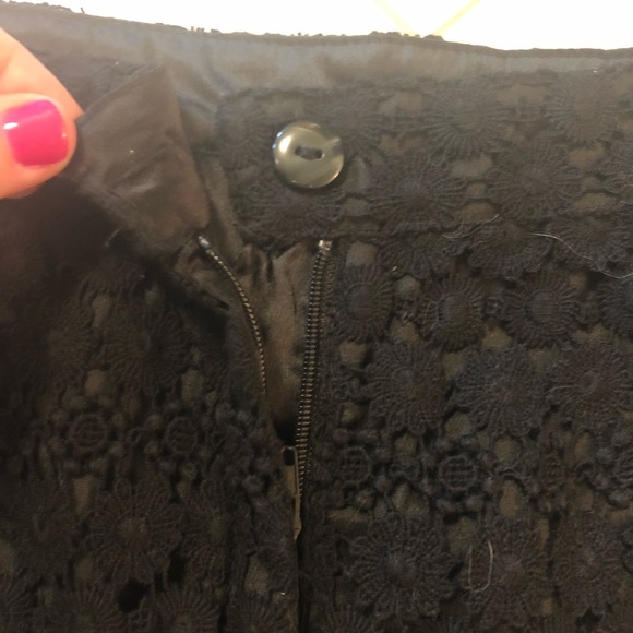 Pretty Black Lace Mini - Picture 3 of 4